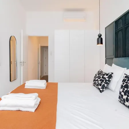 Ando Living - Santa Justa 77 House 4* 리스본
