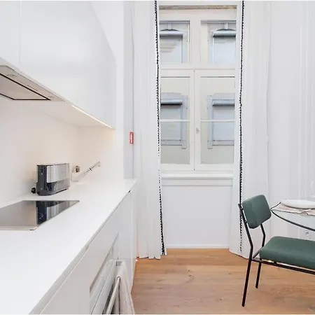 아파트호텔 Ando Living - Santa Justa 77 House 4*