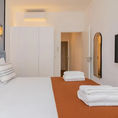 Ando Living - Santa Justa 77 House * Lisbon