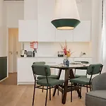 Lägenhetshotell Ando Living - Santa Justa 77 House