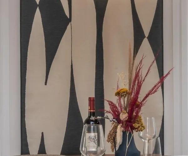 Ando Living - Santa Justa 77 House Aparthotel