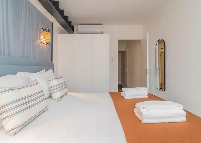 Ando Living - Santa Justa 77 House