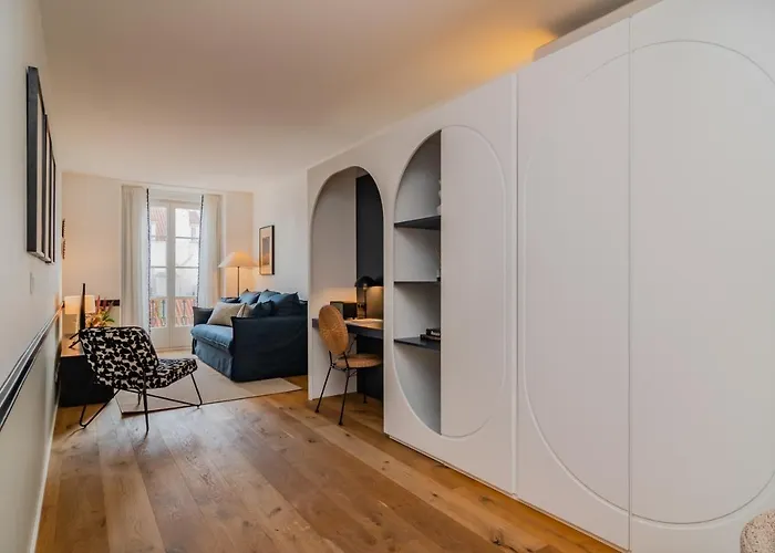Aparthotel Ando Living - Santa Justa 77 House