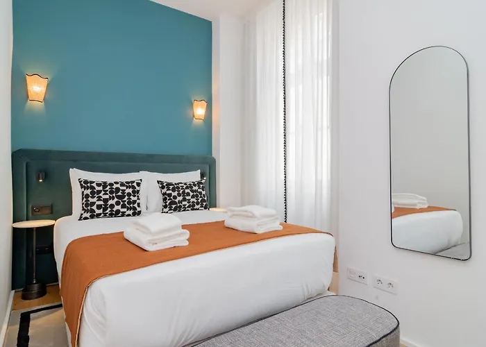 Aparthotel Ando Living - Santa Justa 77 House 4*