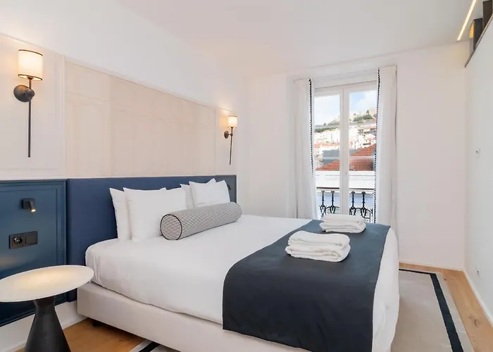 Aparthotel Ando Living - Santa Justa 77 House