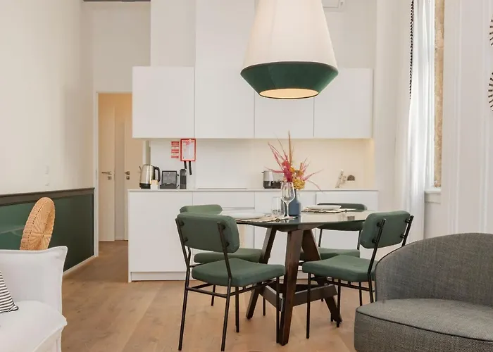 Aparthotel Ando Living - Santa Justa 77 House