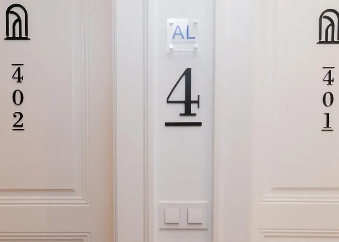 Ando Living - Santa Justa 77 House 4* Lissabon
