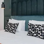 Apartmanhotel Ando Living - Santa Justa 77 House