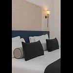 Ando Living - Santa Justa 77 House Apartmanhotel 4*
