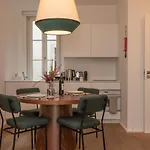 Ando Living - Santa Justa 77 House Apartmanhotel 4*