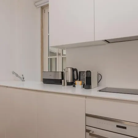 Ando Living - Santa Justa 77 House Apart-hotel 4*