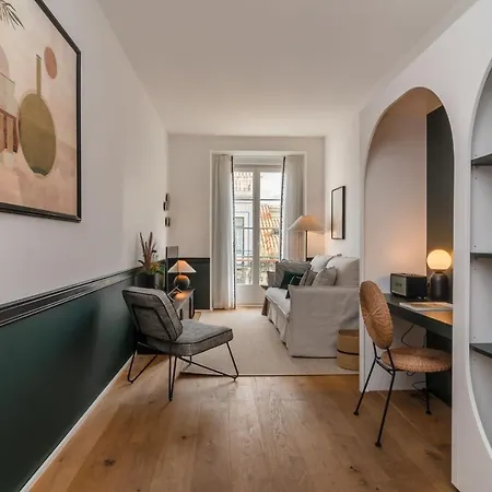 Apart-hotel Ando Living - Santa Justa 77 House