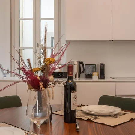 Apart-hotel Ando Living - Santa Justa 77 House